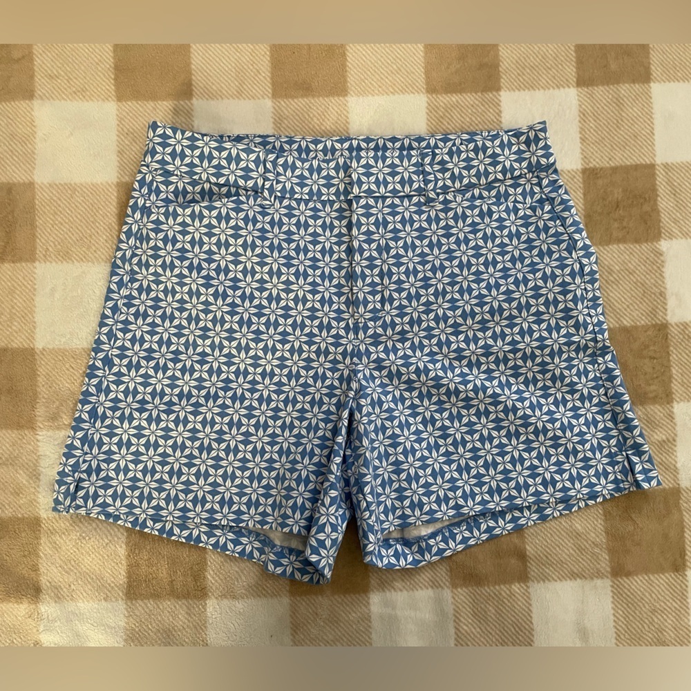 Old Navy Blue and White Patterned Women’s High-rise Pixie Shorts